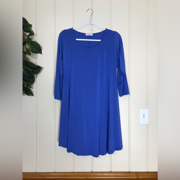 Beautiful Belaroi Royal Blue LS Dress 
Fit & Flare Style
Ladies Large 12 - 14 - Picture 7 of 12
